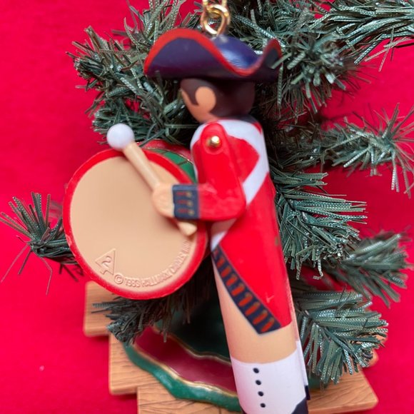 Early American Clothespin Soldier Hallmark Ornament - Picture 4 of 6